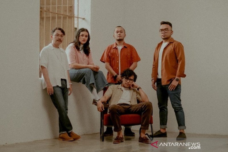 Tetap produktif saat pandemi, Angsa & Serigala rilis lagu berjudul "1000"