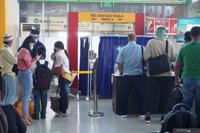 Pemeriksaan e-HAC di pelabuhan Sri Bintan Pura