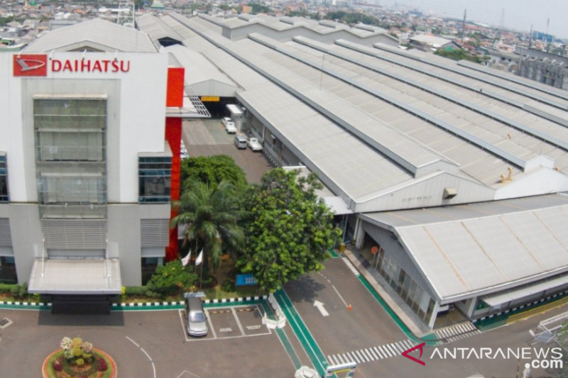 Daihatsu batasi karyawan masuk kantor selama PSBB Jakarta