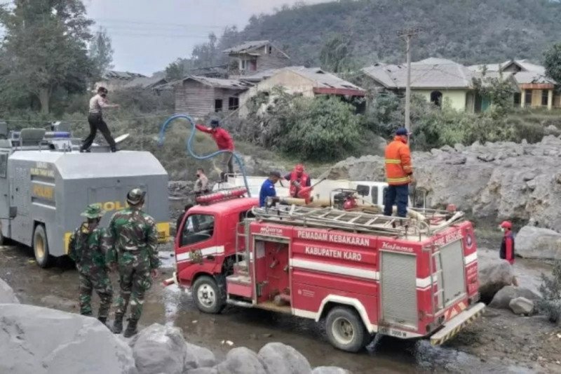 Lantai tiga gedung Kemensos terbakar