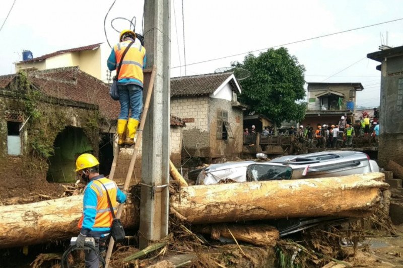 PLN nyalakan seluruh gardu terdampak banjir bandang di Sukabumi