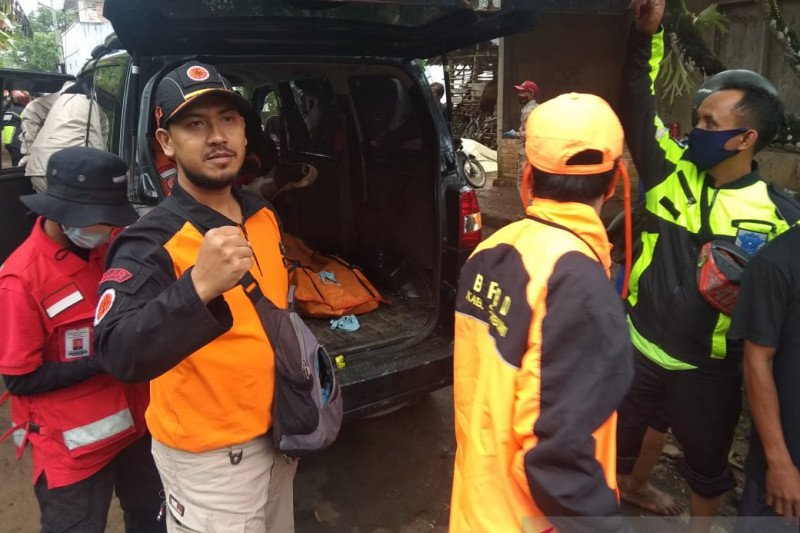 Seorang pria korban terseret banjir bandang di Cicurug Sukabumi ditemukan