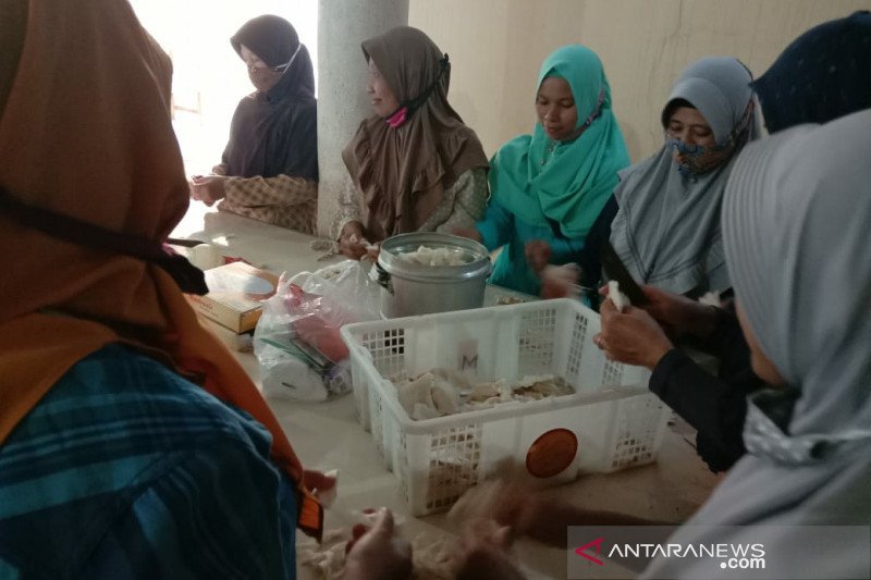 Optimalkan potensi daerah, mahasiswa UNS latih keterampilan masyarakat Karanganyar