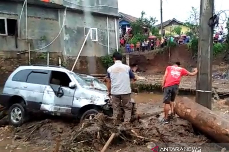 Pemkab Sukabumi tetapkan tanggap darurat banjir hingga 27 September 2020