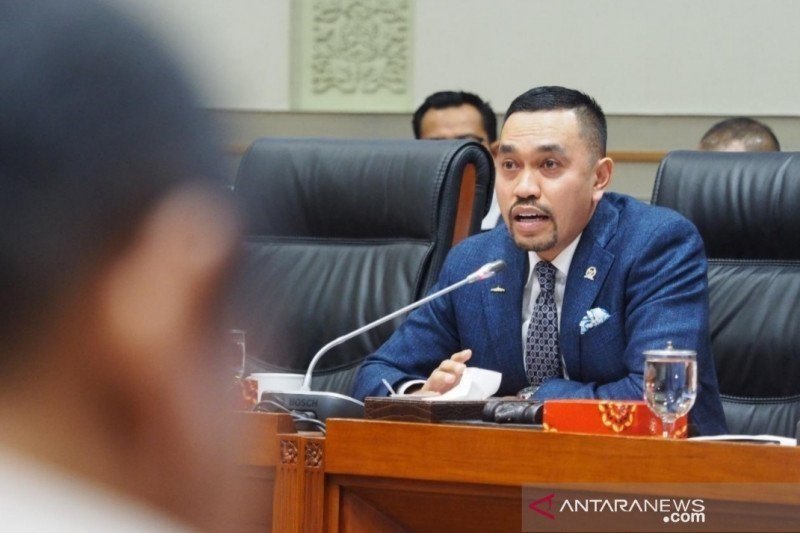Sahroni kritik pernyataan Gubernur Ridwan Kamil salahkan Menko Polhukam