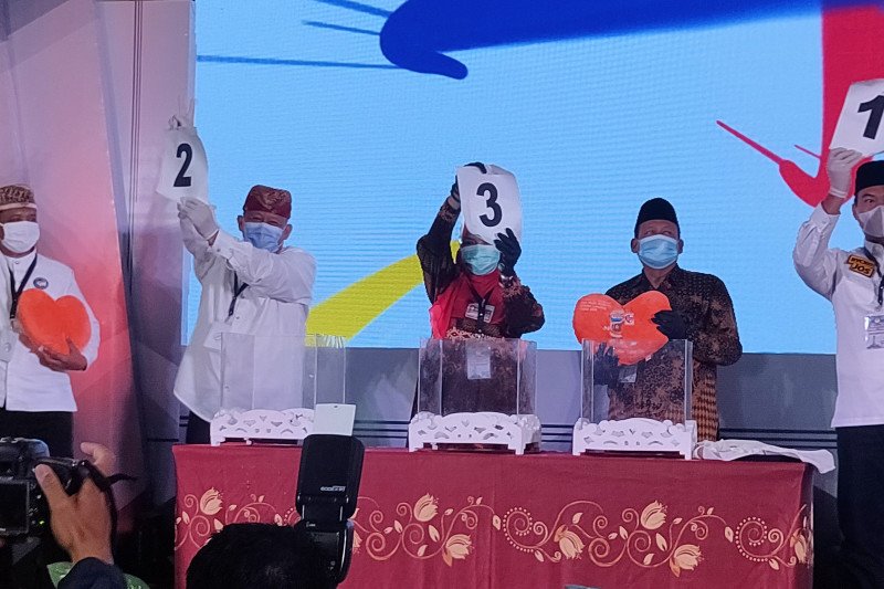KPU Bandarlampung lakukan pengundian nomor urut pasangan calon