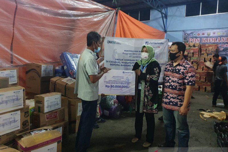 Jamkrindo salurkan bantuan korban banjir bandang di Sukabumi
