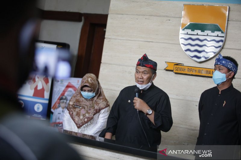 Wali Kota Bandung minta warga waspadai klaster keluarga corona