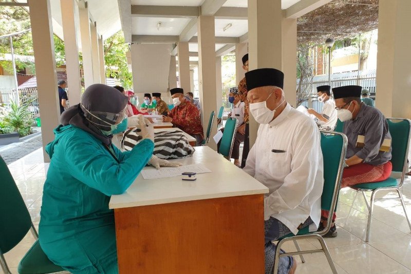 Pesantren Tebuireng Jombang larang sementara jenguk santri cegah COVID-19