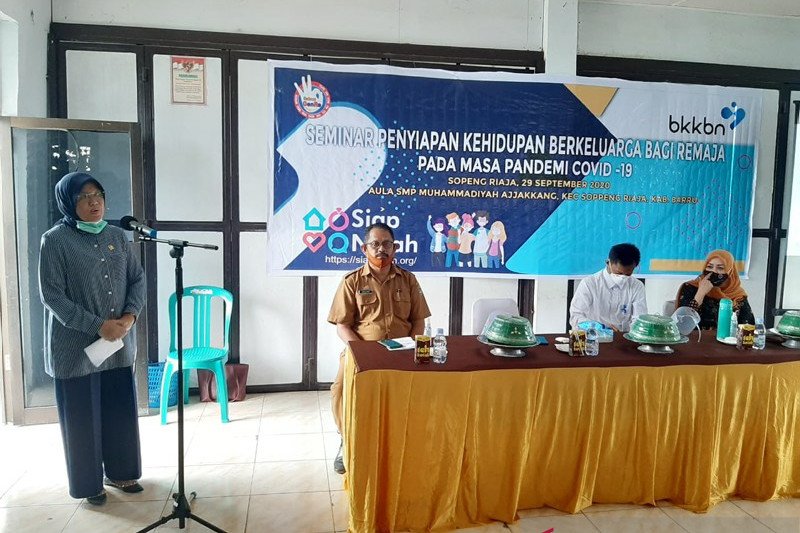 Seminar penyiapan kehidupan berkeluarga  bersama mitra kerja pada masa pandemi COVID-19