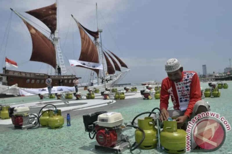 667 nelayan kecil Kabupaten Indramayu dapat bantuan mesin konversi BBM ke BBG