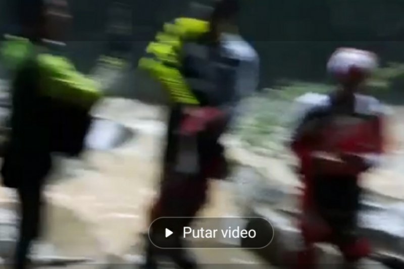 Video-Pencarian korban diduga hilang di Air Terjun Tembinus