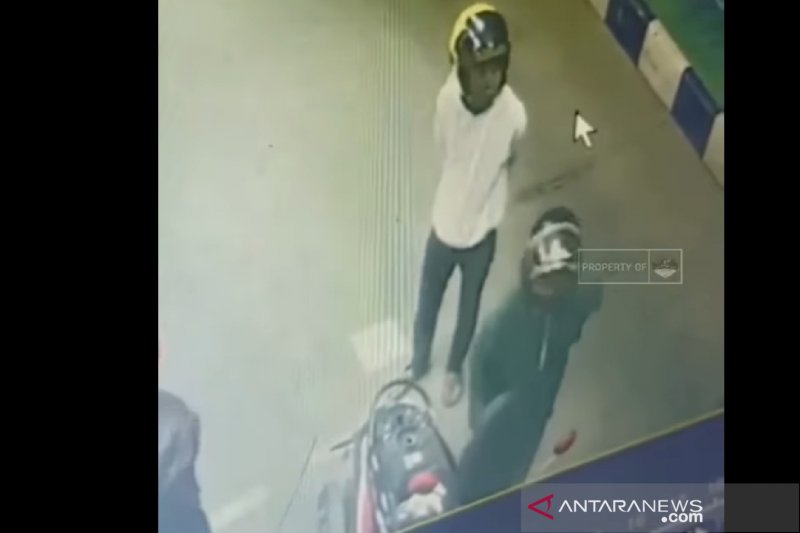 Polisi selidiki perampok terekam CCTV di SPBU Bandung