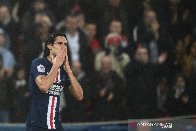 Edinson Cavani kenakan nomor punggung 7 di MU