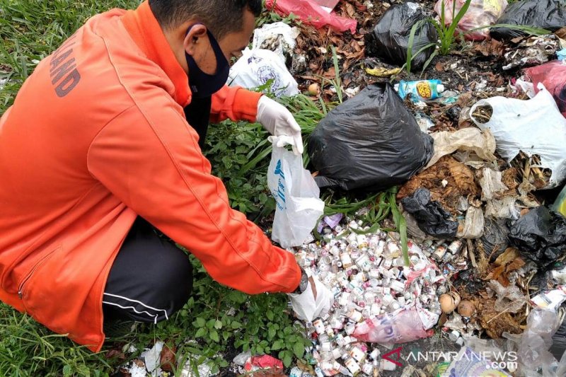 DLH dan Polres Cianjur selidiki aksi pembuangan limbah B3 medis