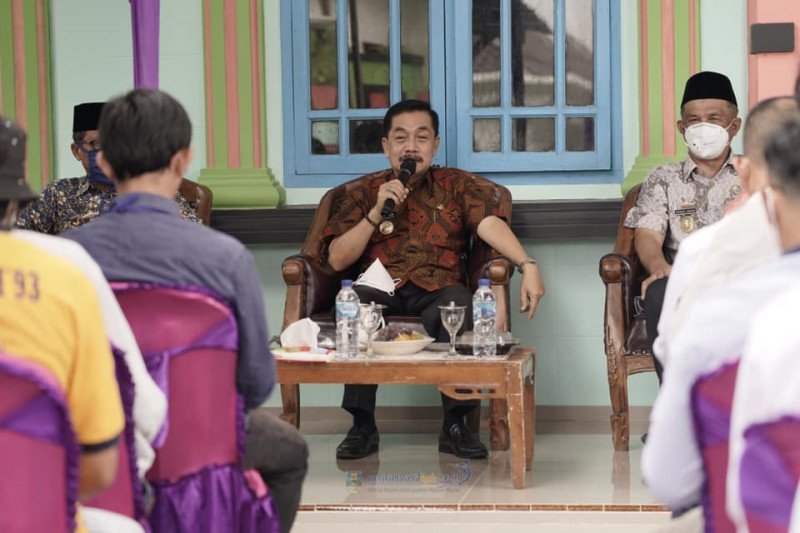 Pj Bupati Pesisir Barat ajak masyarakat terapkan 3M