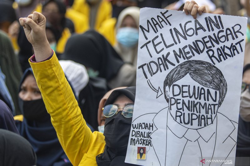 Aksi Tolak Omnimbus Law di Palembang