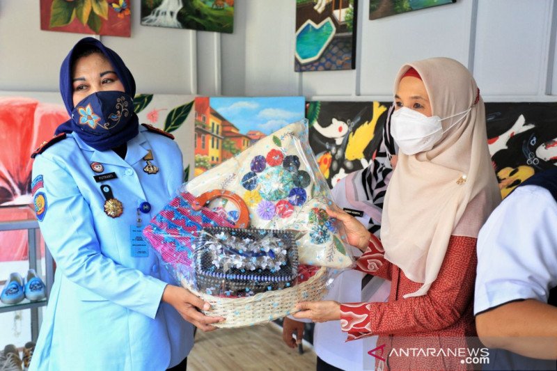 Pemkot Bandung bantu pasarkan produk narapidana Lapas Perempuan