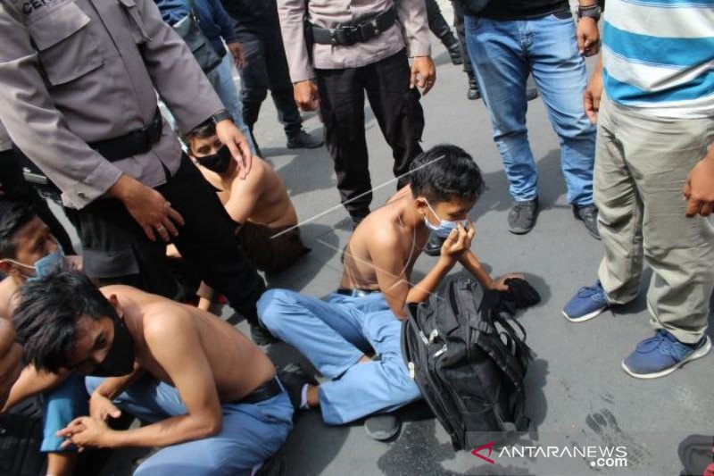 Pelajar Diamankan Polisi Saat Hendak Ikut Demo