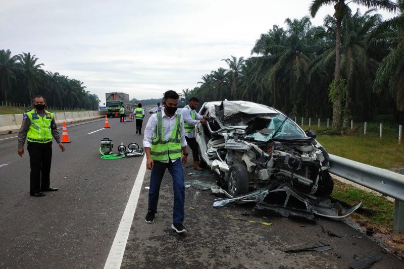 Lakalantas kedua di Tol Pekanbaru Dumai, Avanza hancur