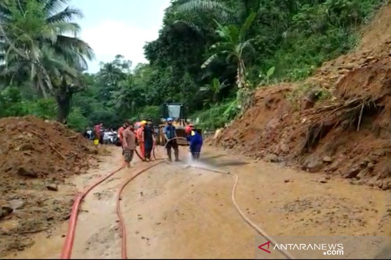 Satu orang meninggal akibat bencana longsor di Kabupaten Tasikmalaya