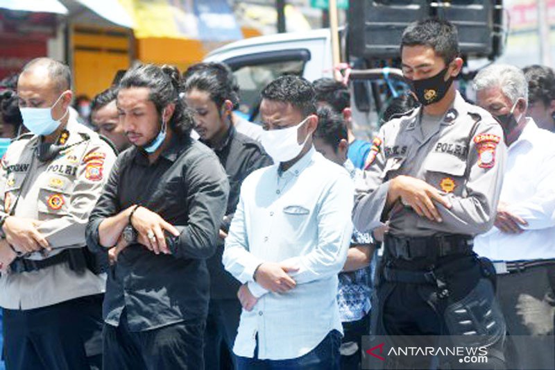 Aksi damai mahasiswa tolak UU Cipta Kerja di Palu