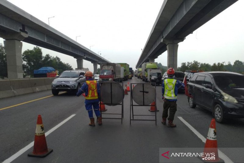 Lajur Tol Jakarta-Cikampek KM 41 dibuat skema buka tutup