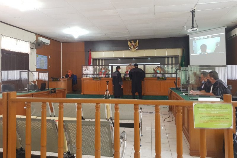 Sidang Pledoi, Pengacara mohon Hakim bebaskan Amril Mukminin