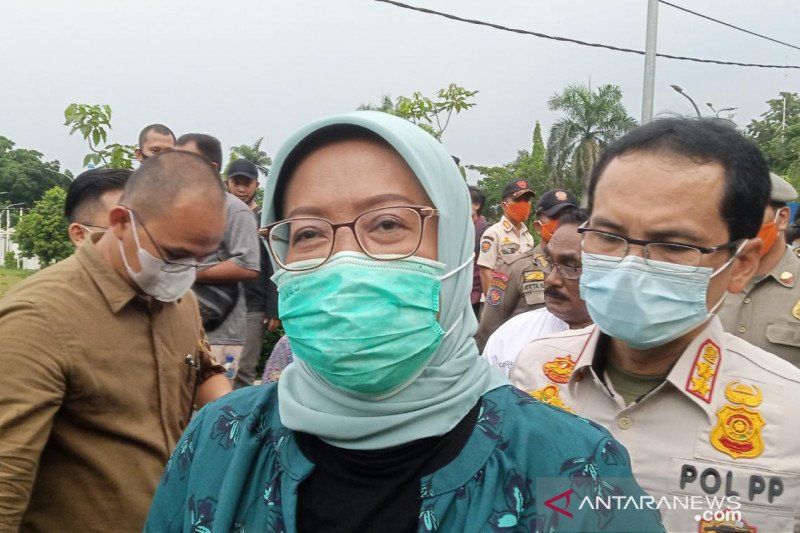 Bupati Bogor bagi warga penerima kuota 1,2 juta vaksin ke 11 kategori