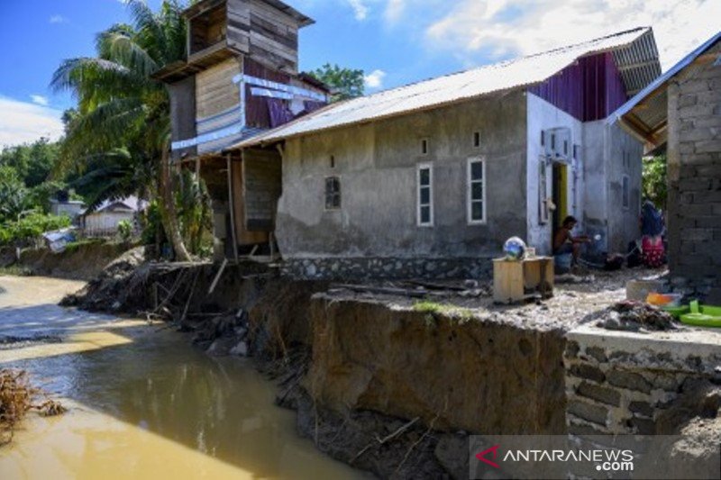 Banjir luapan sungai di Donggala