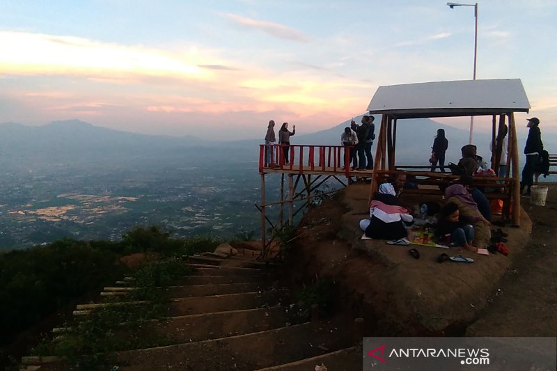 Pemkab Garut siap bangun fasilitas wisata kawasan Puncak Gunung Putri