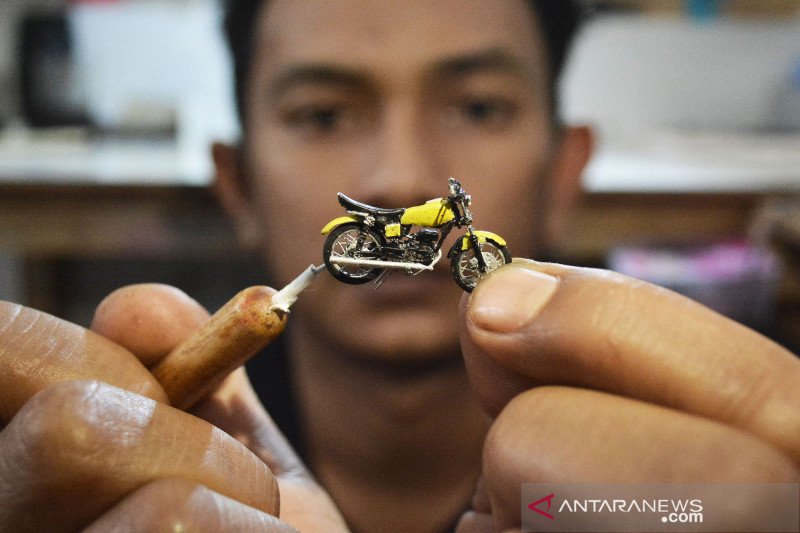  Kerajinan miniatur sepeda  motor ANTARA News