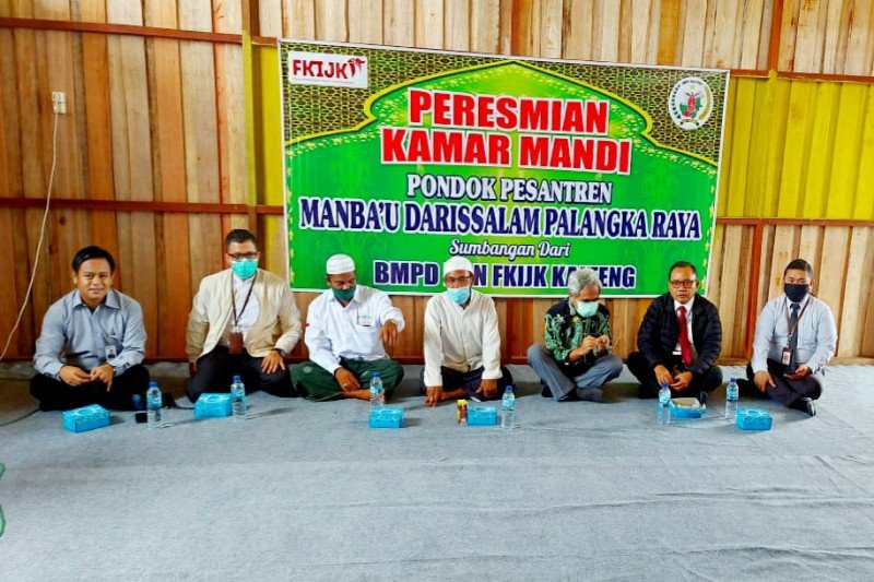 FKIJK dan BMPD Kalteng bantu lengkapi sarpras pondok pesantren