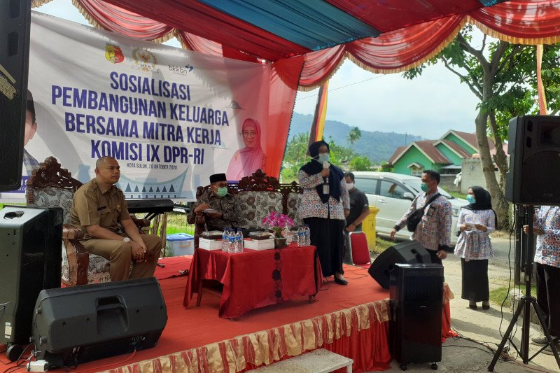BKKBN Sumbar edukasi kader di Solok disiplin terapkan protokol kesehatan