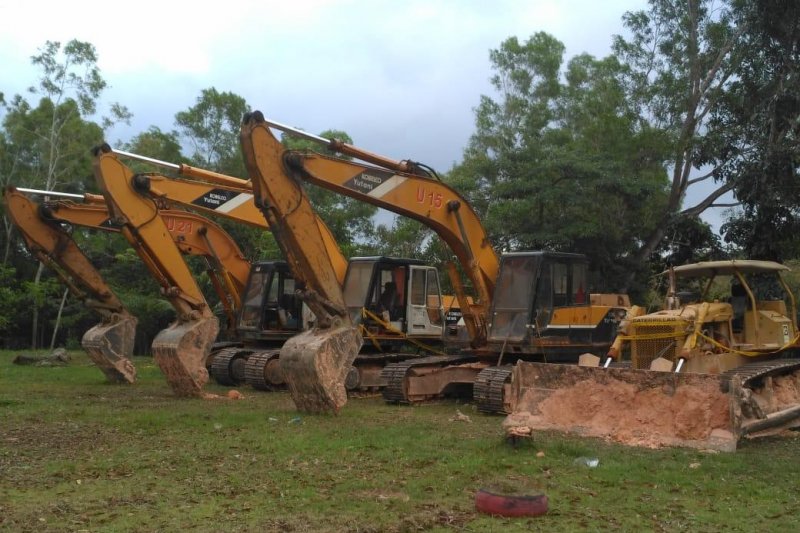 Dua tersangka perambah hutan diserahkan KLHK kepada Kejari Batam