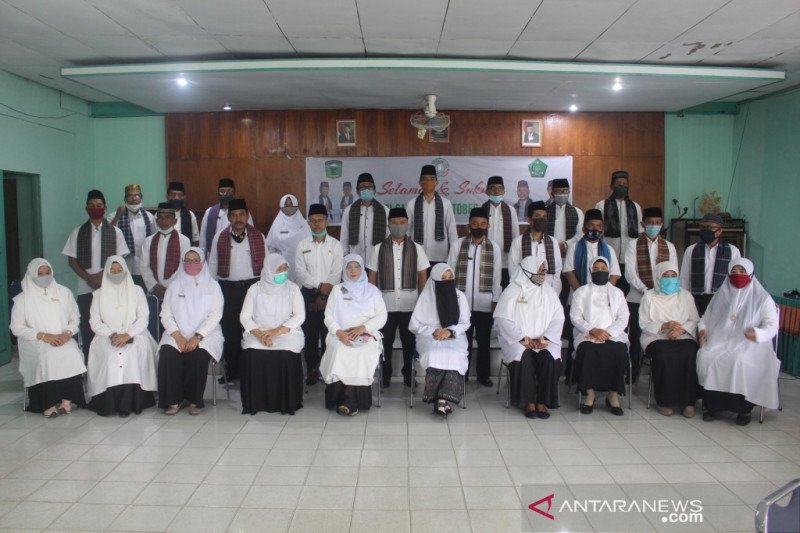 Pemkab Solok berharap pendidikan pondok pesantren maju dan berkembang