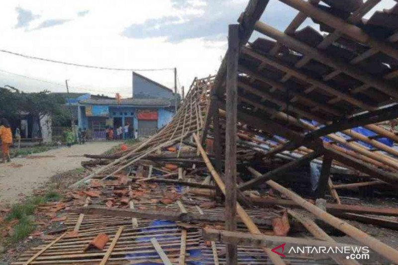 109 rumah warga Kota Bekasi rusak diterjang puting beliung