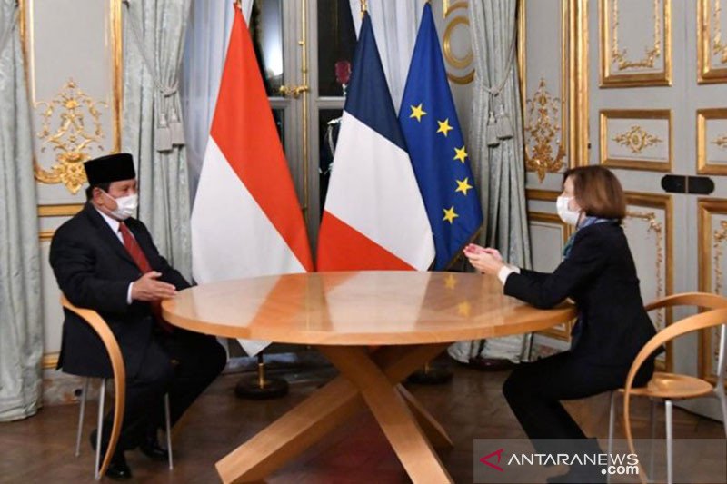Kemarin, Prabowo tertinggi dalam survei hingga JK bertemu Paus Fransiskus