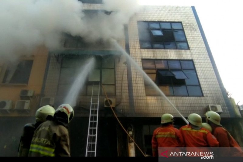 65 Personel Diturunkan Padamkan Kebakaran Ruko Di Jakarta Pusat Antara News