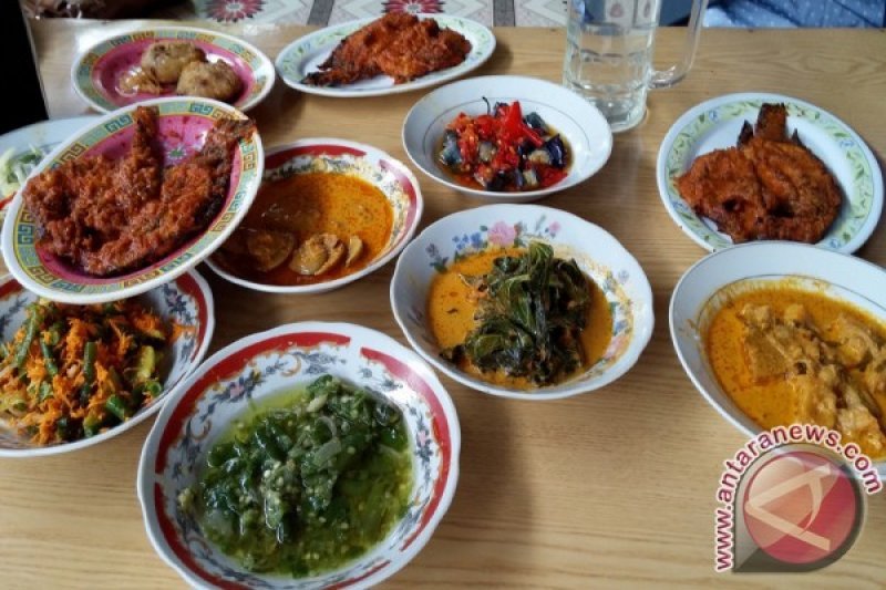 Tes usap bagi pelayan rumah makan untuk hadirkan kuliner aman di Ranah Minang