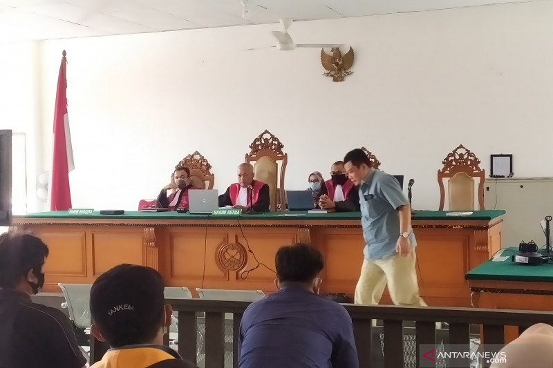 Dua mantan anggota DPRD Kota Bandung divonis lima dan enam tahun penjara