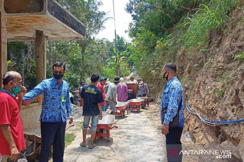 Kulon Progo mencairkan anggaran padat karya Rp4,4 miliar