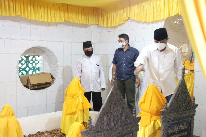 Bahasa Indonesia dengan Raja Ali Haji tak bisa dipisahkan
