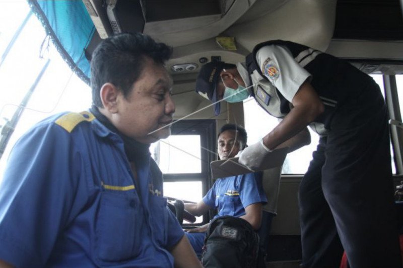 Bus pariwisata tanpa surat keterangan "rapid test" ditolak masuk DIY