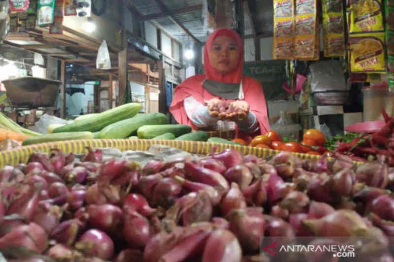 BPS: Cabai dan bawang merah sumbang inflasi di Kota Cirebon