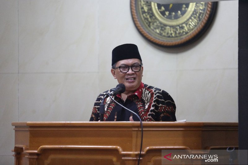 Wali Kota Bandung bahas penetapan UMK 2021