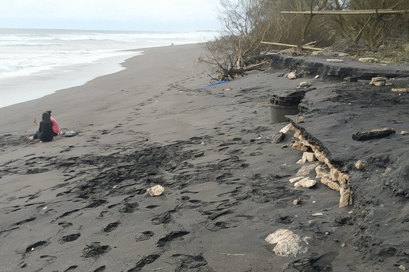 Dispar Kulon Progo diminta jaga kebersihan kawasan pantai