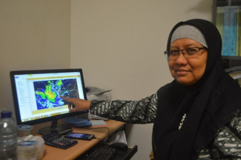 Pakar UGM sebut awan lenticularis bahayakan penerbangan