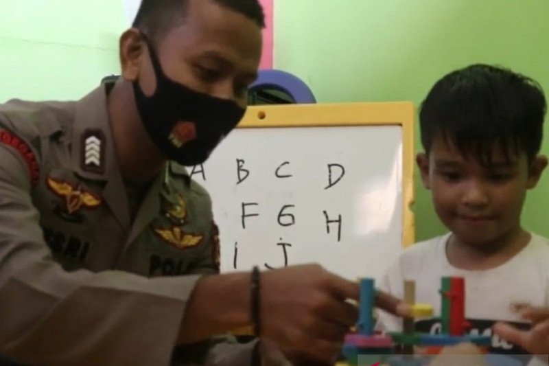 Kisah Bripka Desri Aktifkan Kembali Sekolah Berkebutuhan Khusus ...