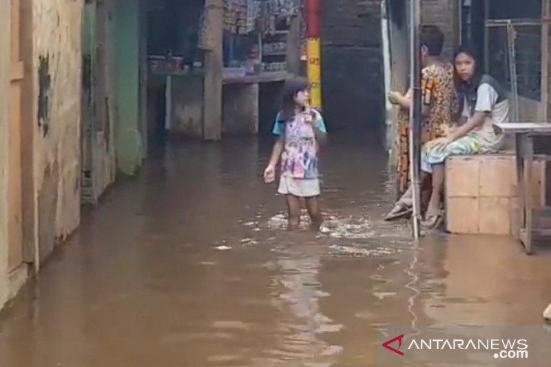 12 Mimpi sungai banjir